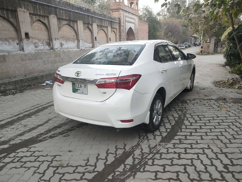 Toyota Corolla Altis 2017 3