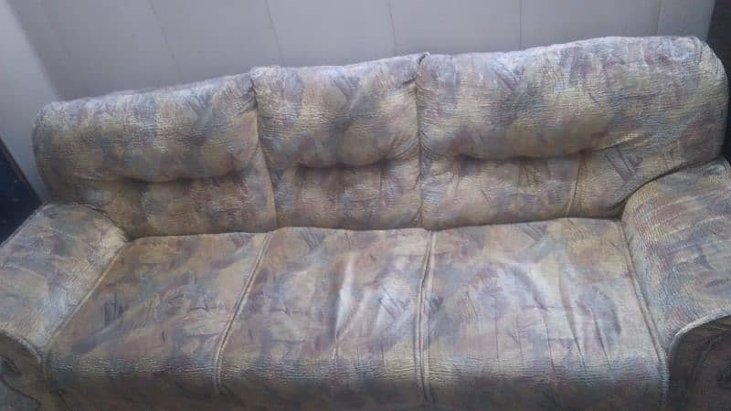 Valvet sofa 0