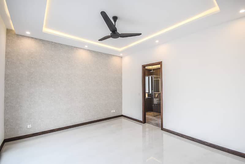 With Separate Entrance 1 Kanal Modern Style Upper Portion On Top Location For Rent In DHA Phase 6 Lahore 2