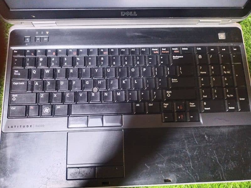 i5 . . 3rd Generation . . Dell Latitude E6530 4