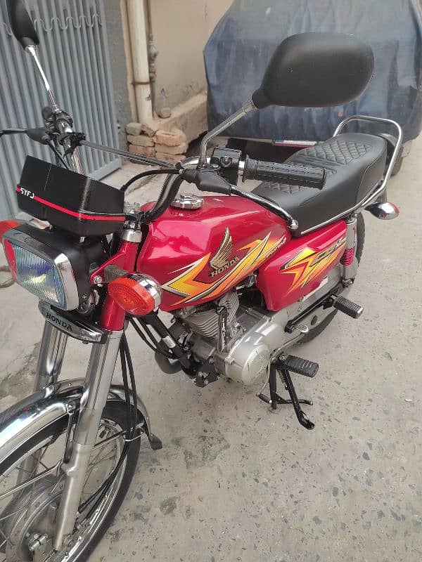 Honda 125 21/22 model 10