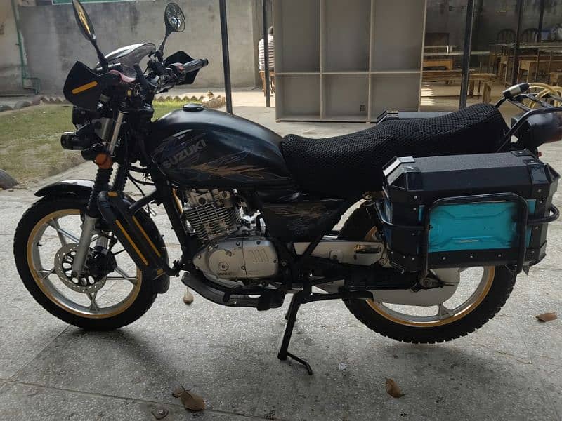 SUZUKI GS 150 SE Touring Ready 6