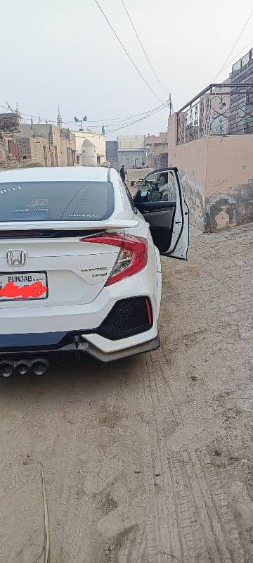 Honda Civic Oriel 2018 3