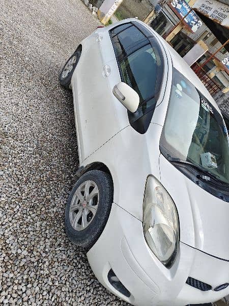 Toyota vitz 2008 model   1000cc paril whaite 3