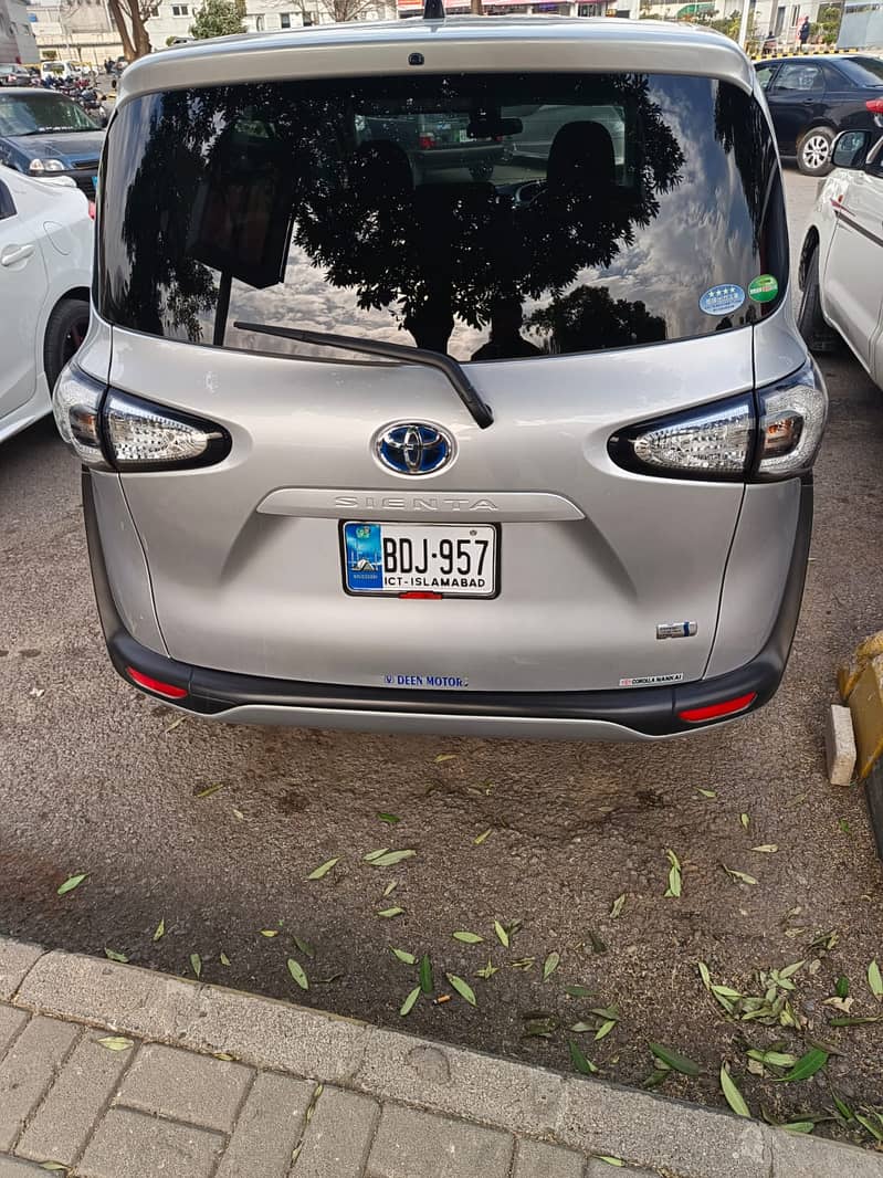 Toyota Sienta 2018  Model 1