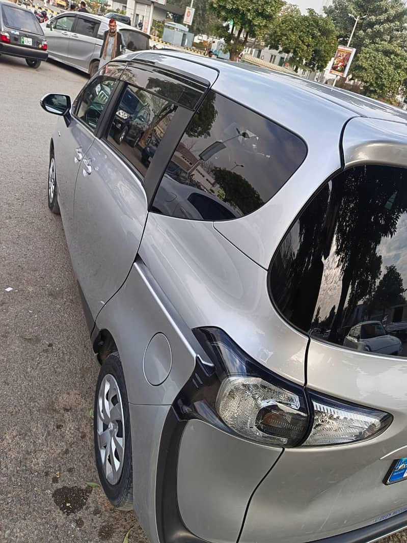 Toyota Sienta 2018  Model 3