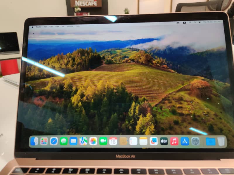 Stunning MacBook Air 2019 - Rose Gold, Immaculate Condition! 1