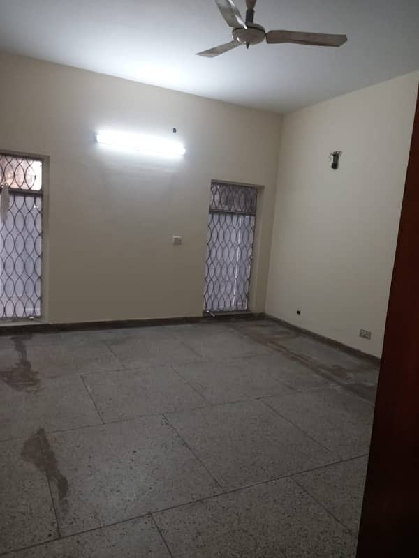 One Kanal House For Rent 2