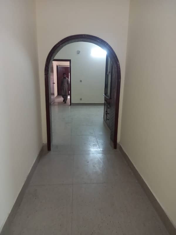 One Kanal House For Rent 5