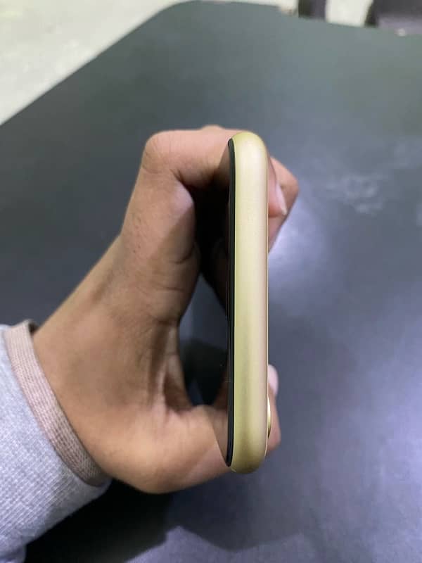 iphone XR  64gb 5