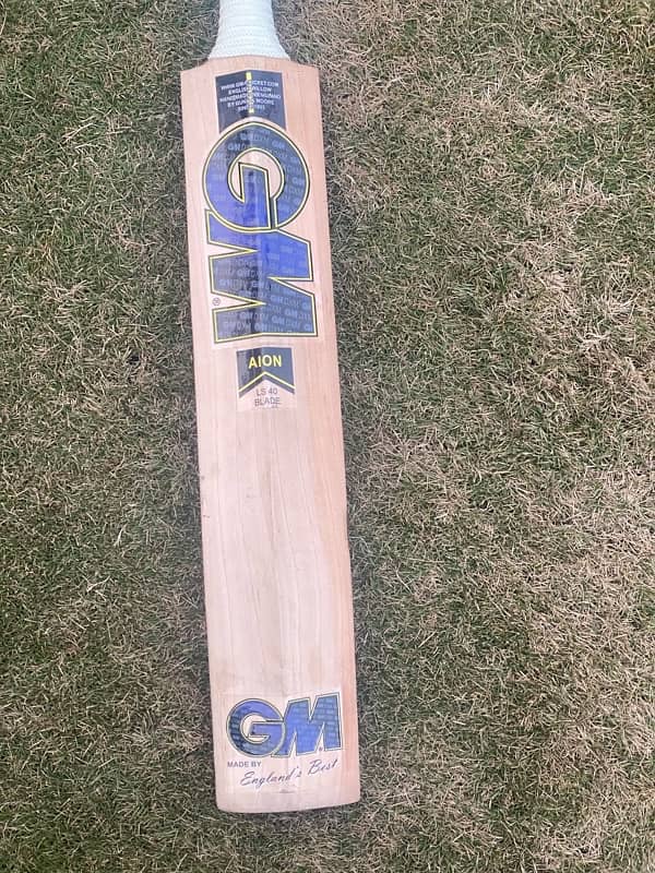 cricket Bat for sale new condition only 3 matches played 0