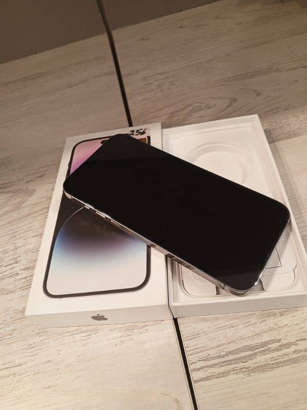 I phone 14 pro max 256Gb PTA 1