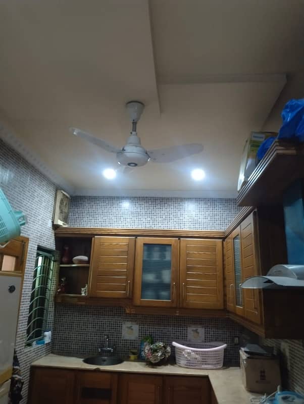 Prominently-Located House Available In Allama Iqbal Town - Nizam Block For sale 26