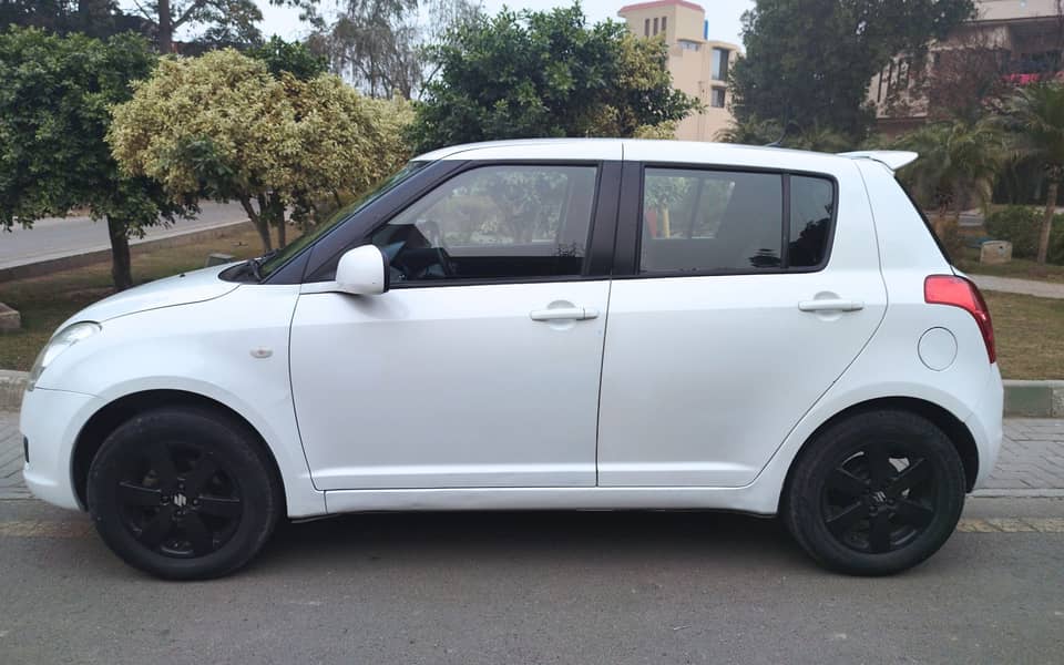 Hi, I am Selling Suzuki Swift DLX Navigation 2020 Model 0