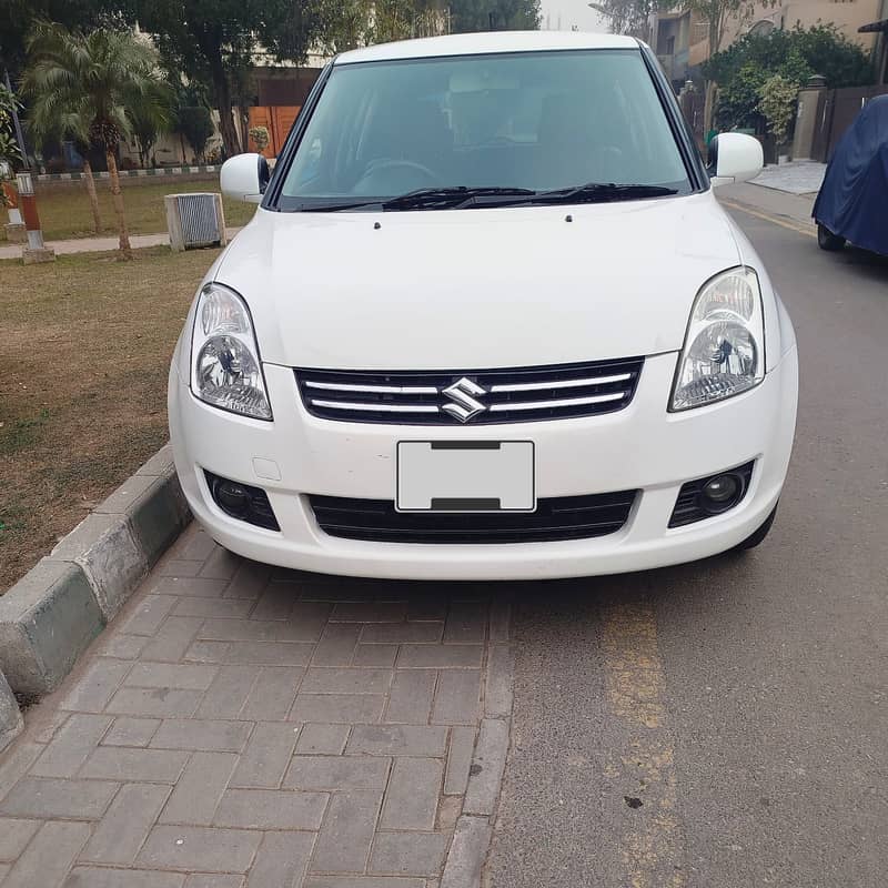 Hi, I am Selling Suzuki Swift DLX Navigation 2020 Model 1