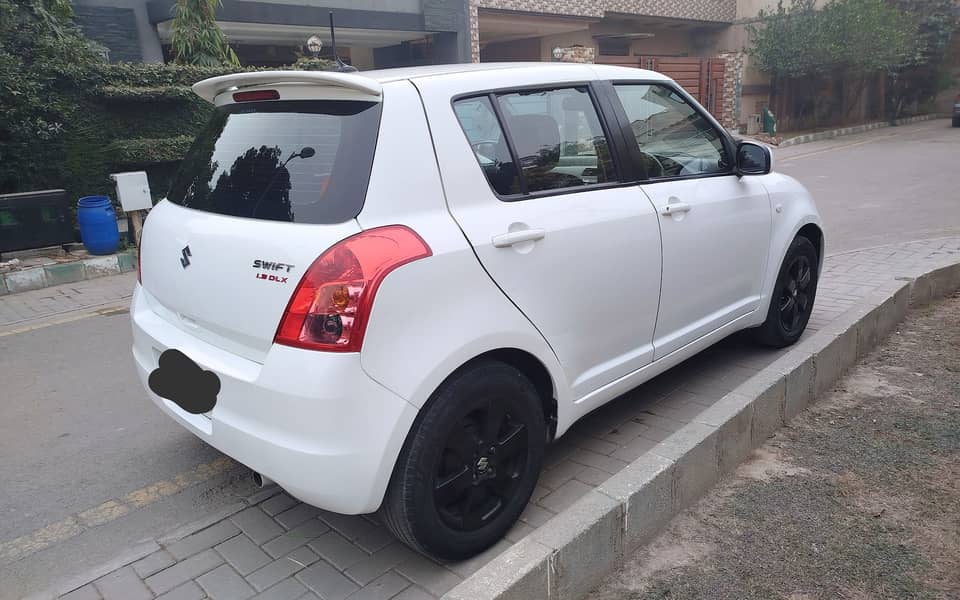 Hi, I am Selling Suzuki Swift DLX Navigation 2020 Model 2