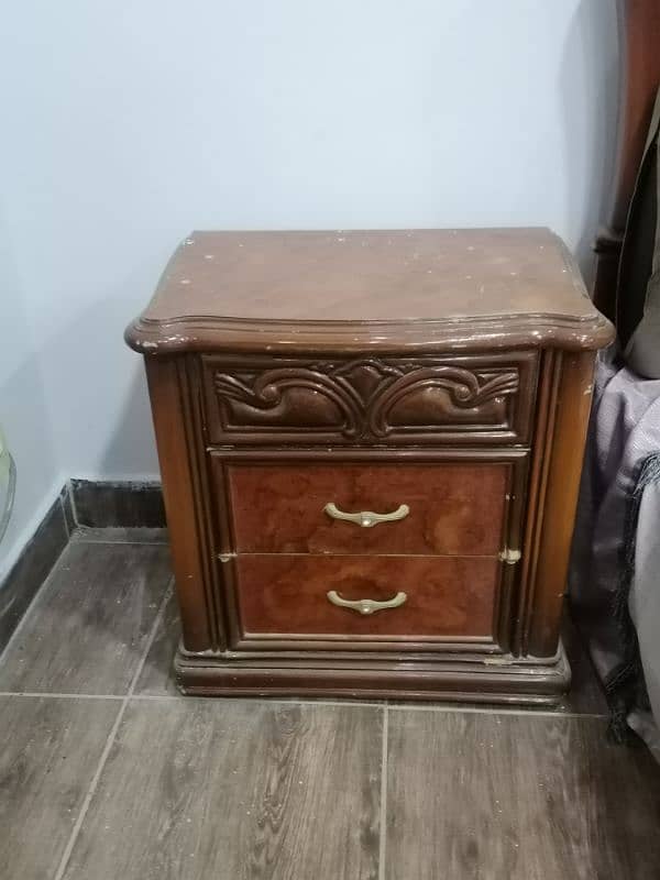 a used full furniture 3