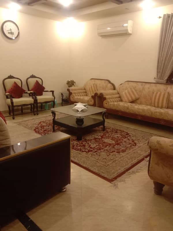 A Spacious 10 Marla Upper Portion In Allama Iqbal Town - Karim Block 13