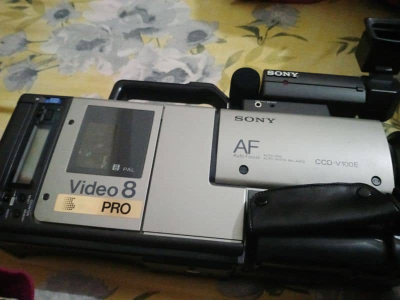 Sony Video Cameras 8 Pro Auto Focus CCD-V100E 3