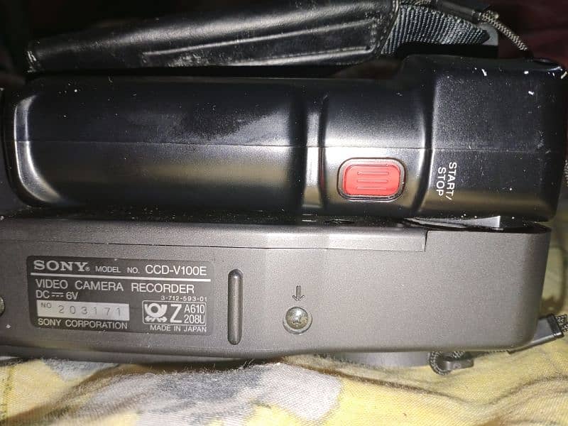 Sony Video Cameras 8 Pro Auto Focus CCD-V100E 9