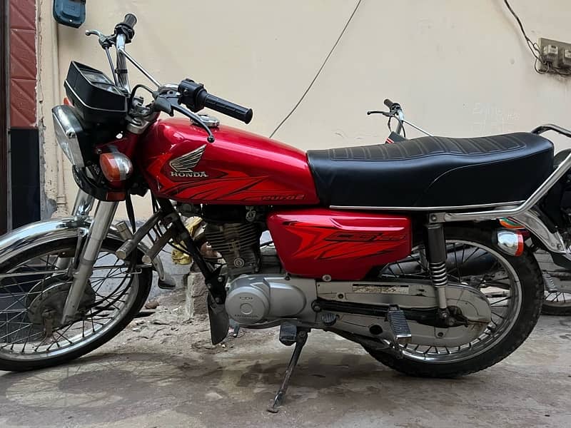 Honda 125 9/10 condition 2