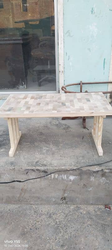 solid wooden table 0