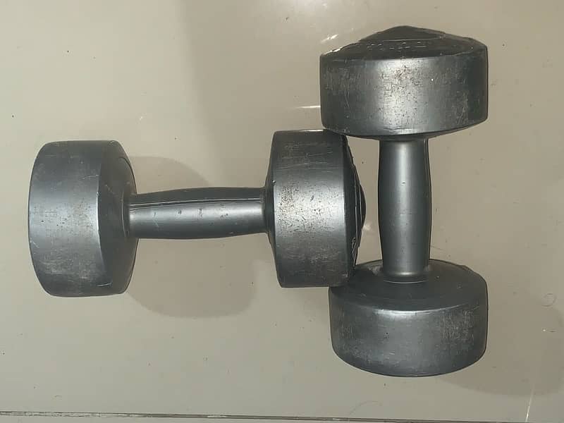 4kg ( each ) Dumbells pair. 1