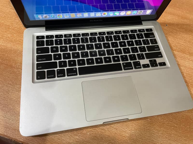 MacBook Pro 2009 | 22,000 | 0'3'2'5'1'6'7'3''9'9'0 | Whatsapp 5