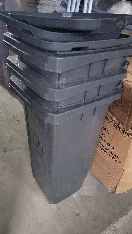 Dustbins Available in Different Sizes 5