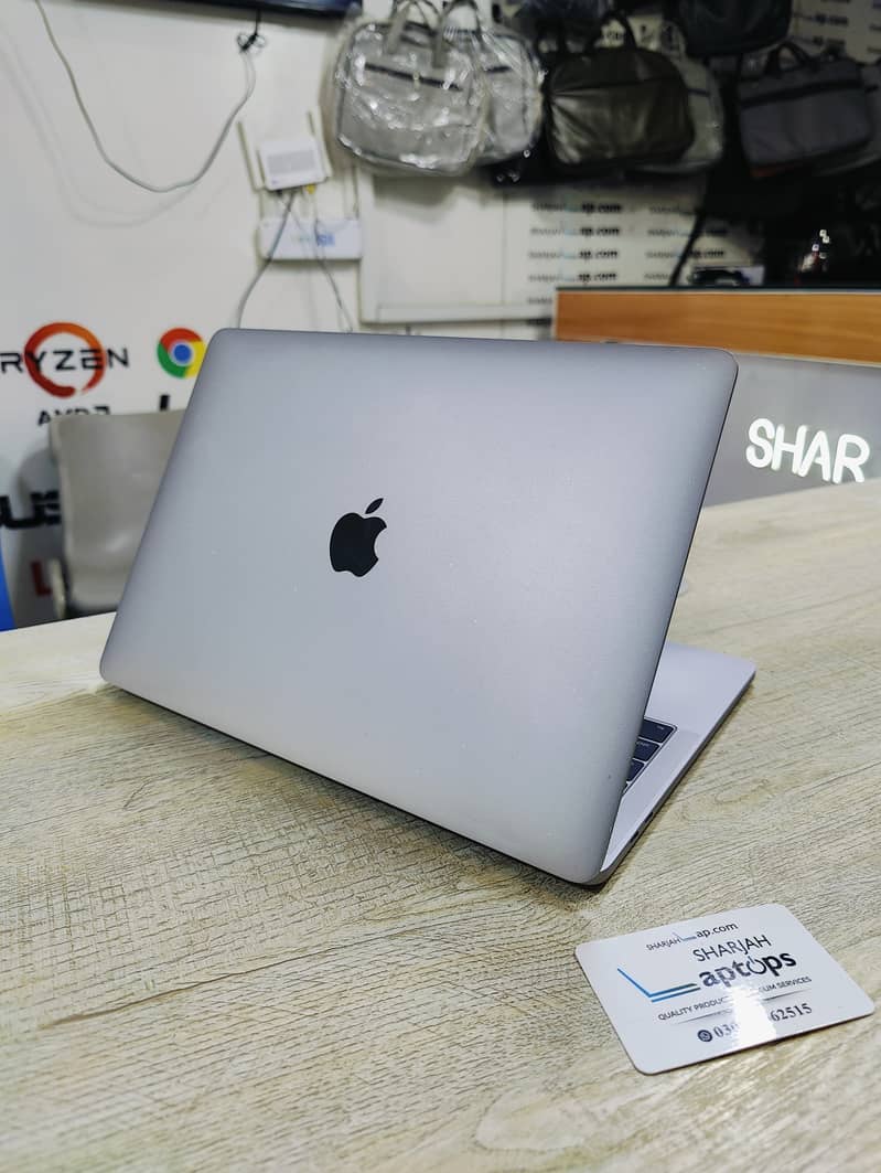 MacBook Pro 2016  Core i7 1