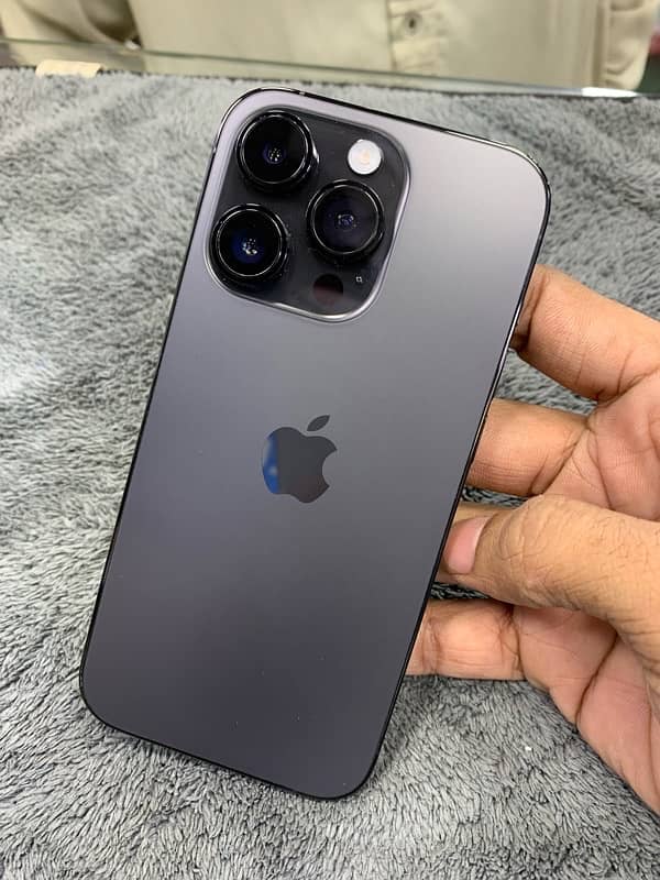 Apple i phone 14 pro 5