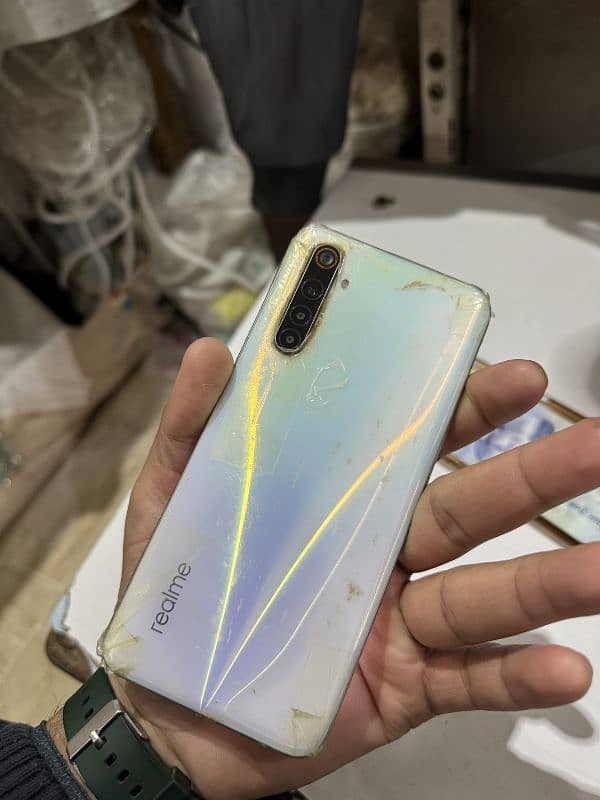 realme 6 (Realme 6) 8/128 0