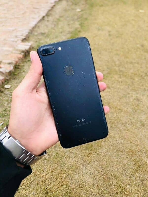 Iphone 7plus 32gb for sale Exchange bi ho saktta ha 3