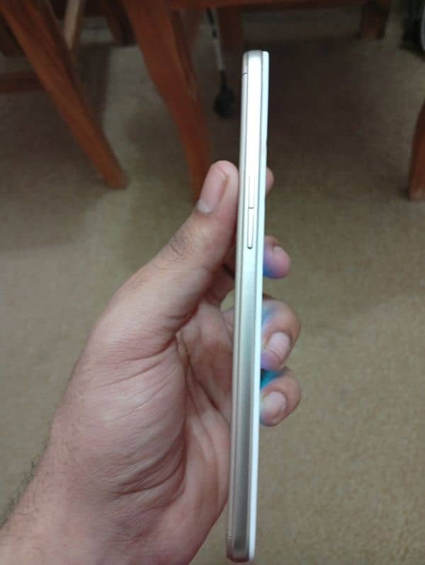 Oppo F1 s 3