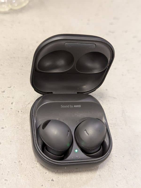 Samsung Galaxy Buds 2 Pro 1