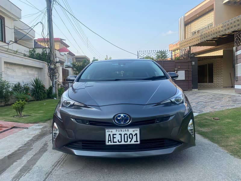 Toyota Prius Hybrid Premium 2017 Model 0