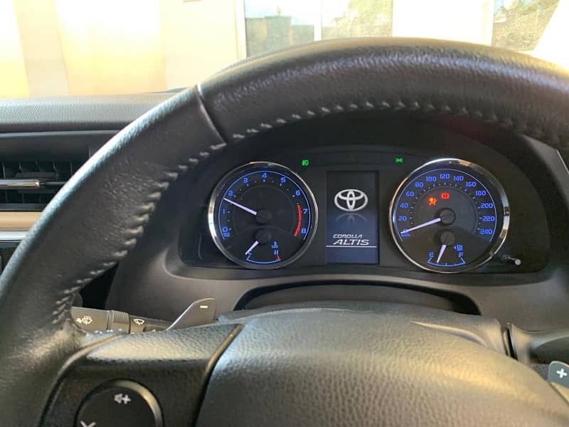 Toyota Altis Grande X 2021 urgent Sale 6