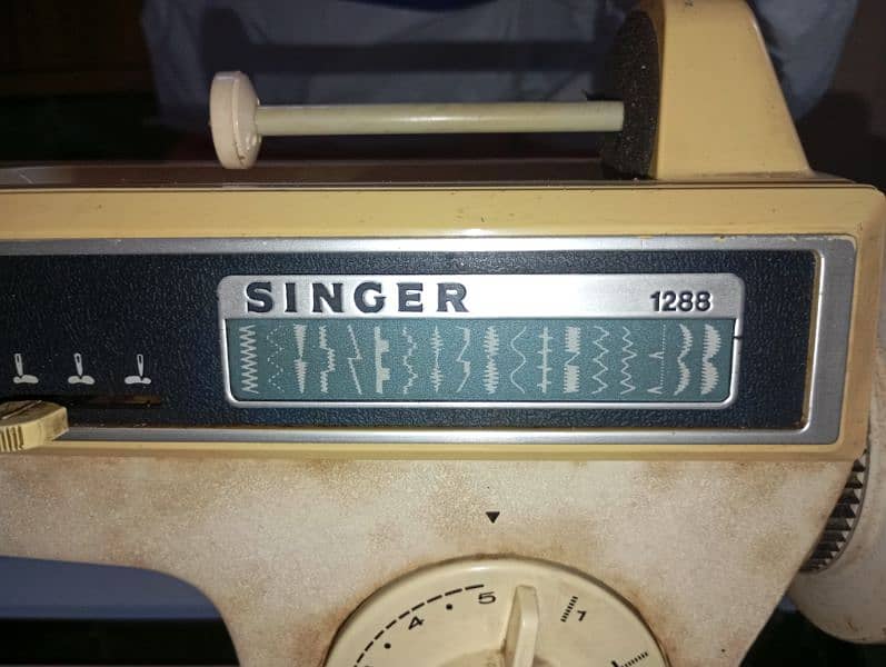 Singer 1288 Embroidery Sewing Machine 1