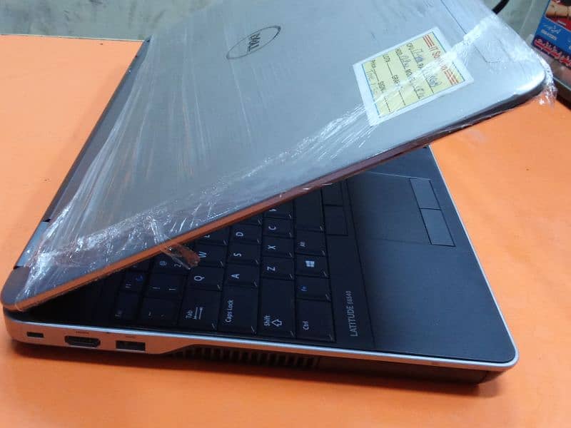 Dell Latitude 6540 1