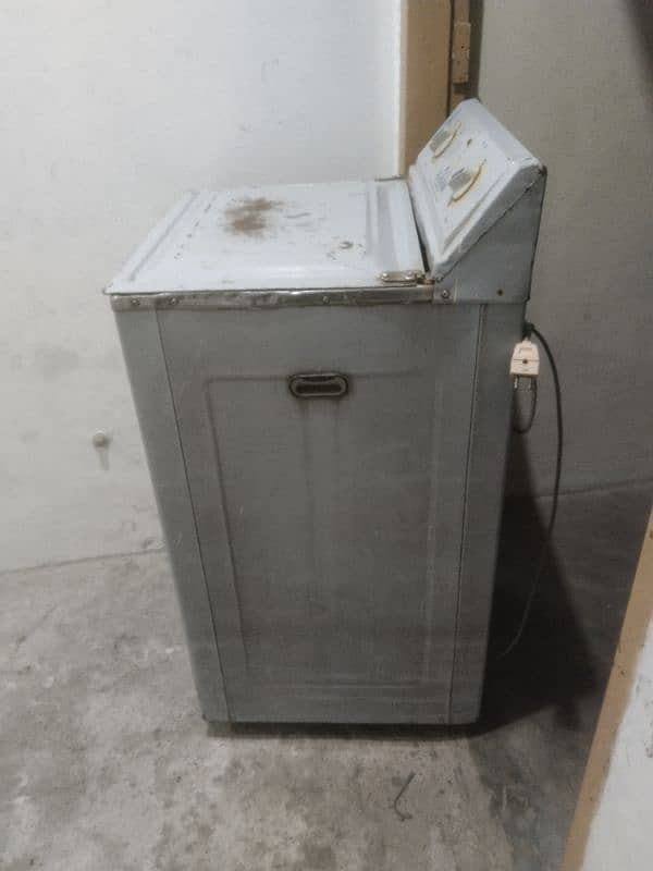 Washing machine alkaram all ok moter geniuan condition 10/9 2