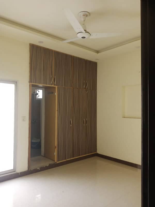 10 Marla House For Sale In Paragon City Lahore 8