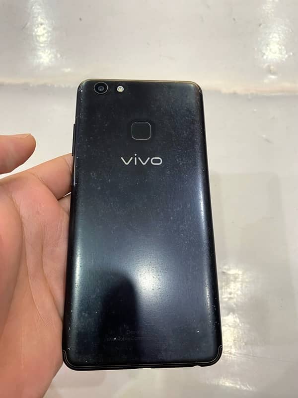 vivo v7+ 4/64 1