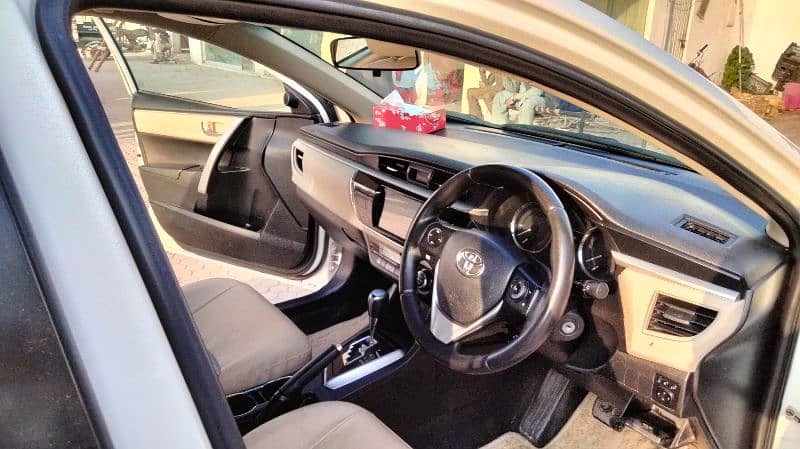 Toyota Corolla Altis 2016 9