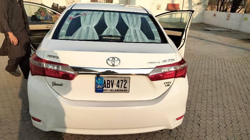 Toyota Corolla Altis 2016 10