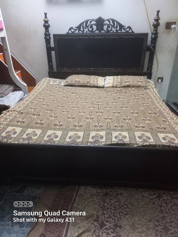 King Size bed,Dressing table for sale 1