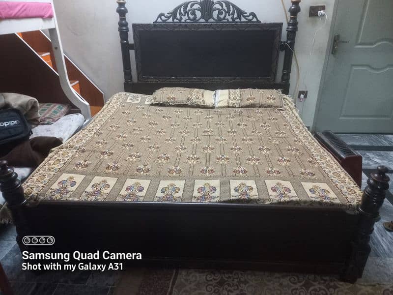 King Size bed,Dressing table for sale 2