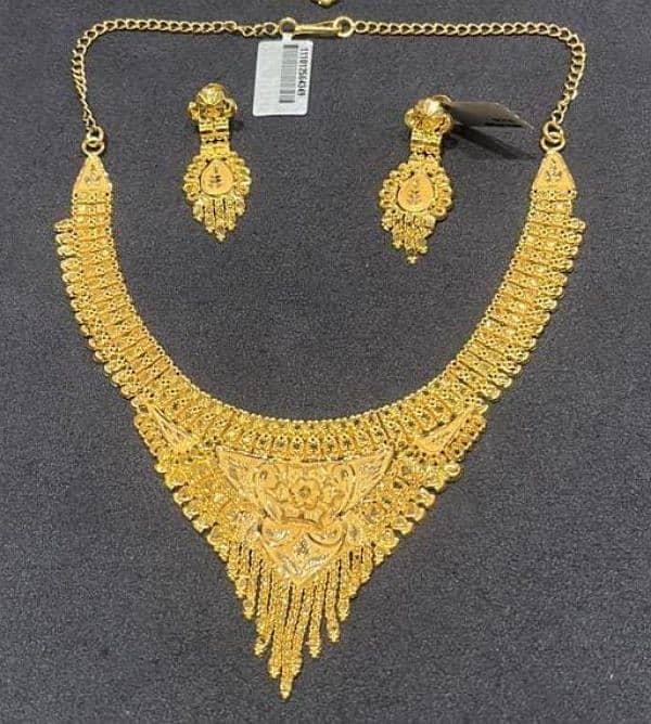 Dubai Malabar Gold Set - 22karat - 2.4 Tola 0