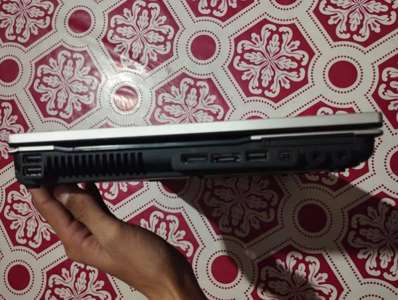 LAPTOP (HP) 7