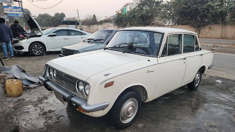 Toyopet deluxe model Corona 1968 antique 3