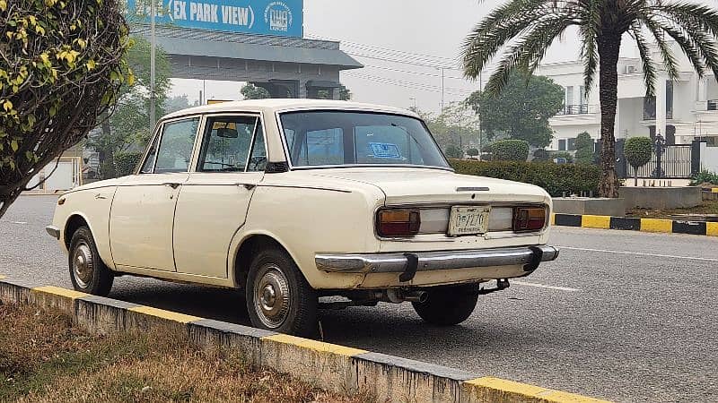 Toyopet deluxe model Corona 1968 antique 8